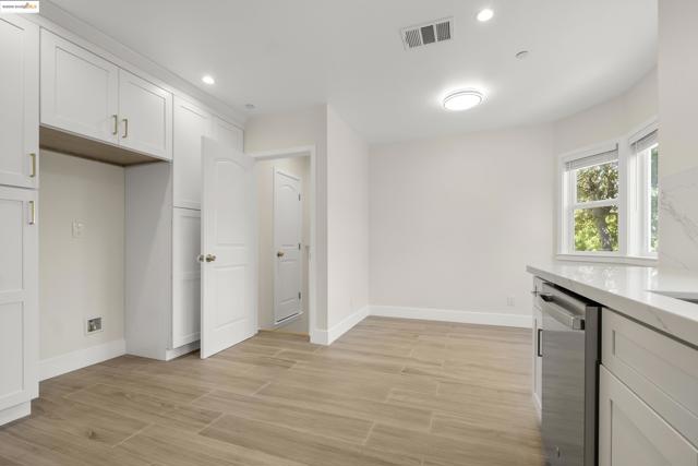 1437 Portland Ave, Albany CA: https://media.crmls.org/mediaz/d6133a61-ef04-4cfa-9cc2-c78ae67c0b20.jpg