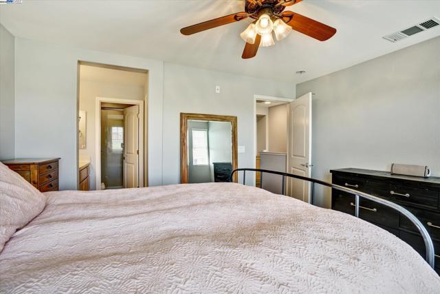 140 Selby Ln, Livermore CA: https://media.crmls.org/mediaz/d61353f0-f51f-478c-84ee-be6405757b8a.jpg