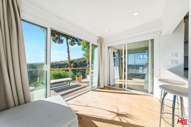 8494 Cole Crest Drive, Los Angeles CA: https://media.crmls.org/mediaz/d6138bce-f2d4-40df-b3ce-5a61cef5b0c1.jpg