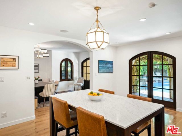 4057 Farmdale Avenue, Studio City CA: https://media.crmls.org/mediaz/d613b8a9-2d6b-451a-ad42-866de6eae562.jpg