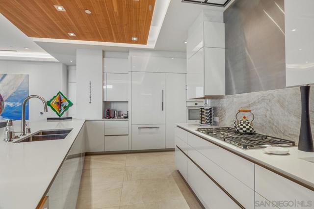 1020 Prospect St, La Jolla CA: https://media.crmls.org/mediaz/d613c5fd-3e4b-4c9c-bdec-bf2a0b8b6616.jpg