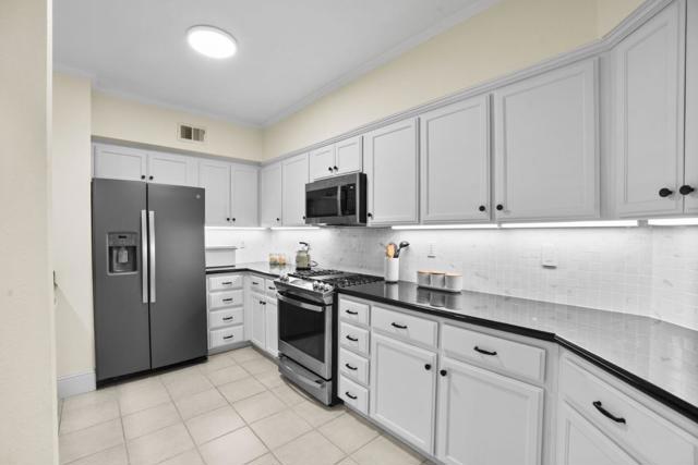 530 El Camino Real, Burlingame CA: https://media.crmls.org/mediaz/d613cc29-2889-4fbc-b108-5c3cce3fe25d.jpg