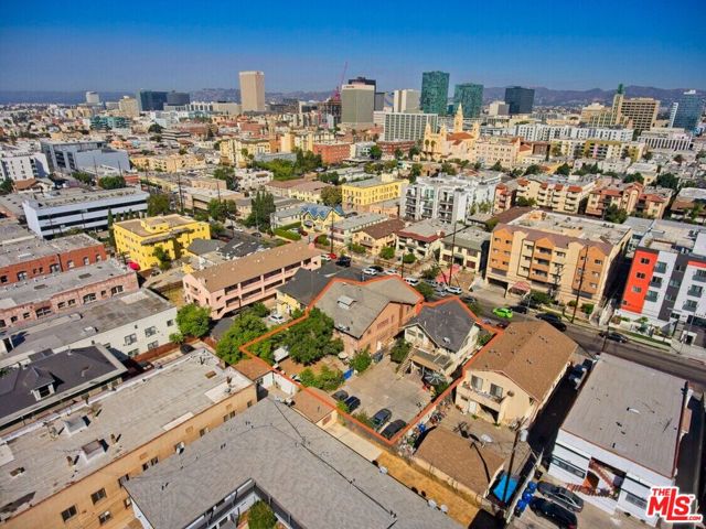 2716 -2720 James M Wood Boulevard, Los Angeles CA: https://media.crmls.org/mediaz/d613eebd-f55d-4332-be3b-51c6eaaa2091.jpg