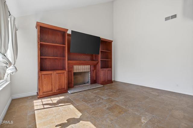 Detail Gallery Image 7 of 49 For 747 Southwick St, Santa Paula,  CA 93060 - 4 Beds | 2 Baths