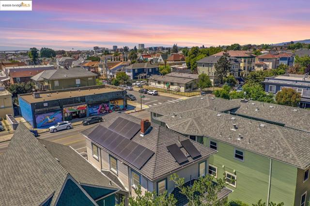 3034 Martin Luther King Jr Way, Oakland CA: https://media.crmls.org/mediaz/d61711c7-2bf9-4678-bbb9-cf8b27577d84.jpg