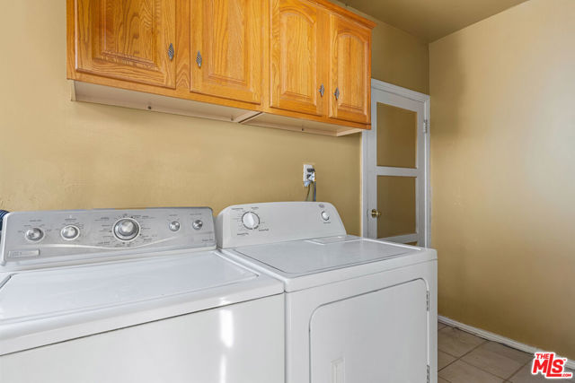 618 W 111th Place, Los Angeles CA: https://media.crmls.org/mediaz/d6171351-ab90-43eb-8d5a-e73d7ff0264c.jpg