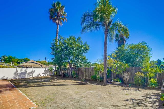 4613 Rainier Avenue, San Diego CA: https://media.crmls.org/mediaz/d61715be-345e-4fec-b97e-f60ccc49aeb1.jpg