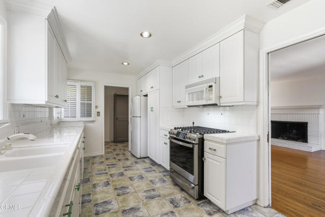 Detail Gallery Image 10 of 21 For 1407 Meridian Ave, South Pasadena,  CA 91030 - 3 Beds | 2 Baths