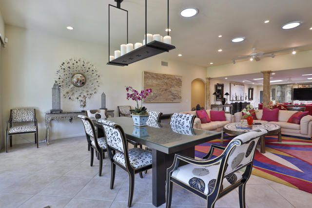 45735 Pawnee Road, Indian Wells CA: https://media.crmls.org/mediaz/d6179f66-446e-4566-a350-f7705c2e5c9a.jpg