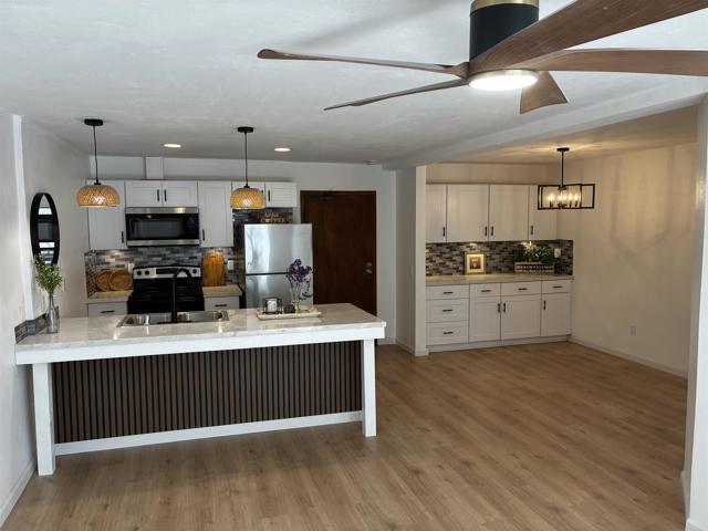 Detail Gallery Image 2 of 18 For 8034 Linda Vista Rd #1d,  San Diego,  CA 92111 - 2 Beds | 2 Baths