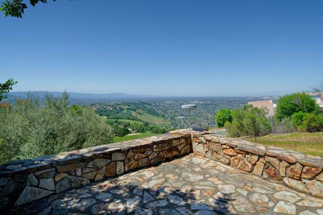20753 Scenic Vista Drive, San Jose CA: https://media.crmls.org/mediaz/d617dee5-7851-4ecb-b430-d1e692c0f139.jpg