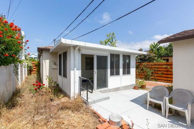 231 E, Coronado CA: https://media.crmls.org/mediaz/d6185be9-43f5-4f5a-8cba-d8e2c2c3fe48.jpg