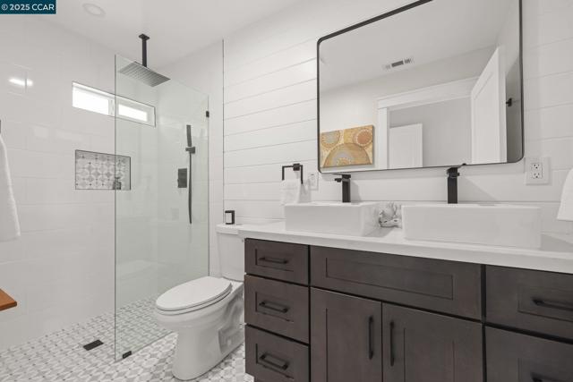 3064 Baywood Ln, San Pablo CA: https://media.crmls.org/mediaz/d61969b5-a3c9-4e7a-82be-600e547e87a0.jpg