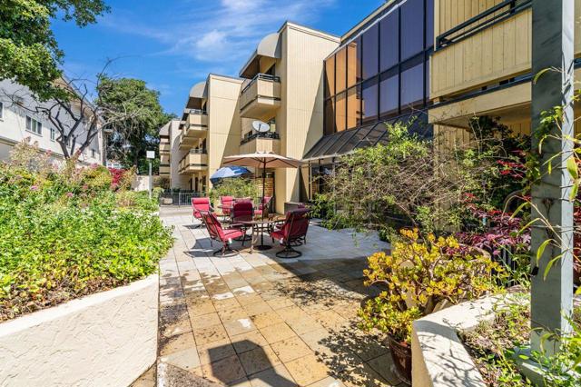 324 Catalpa Street, San Mateo CA: https://media.crmls.org/mediaz/d619ce38-25d3-4f00-8e5d-14367edf6f6b.jpg