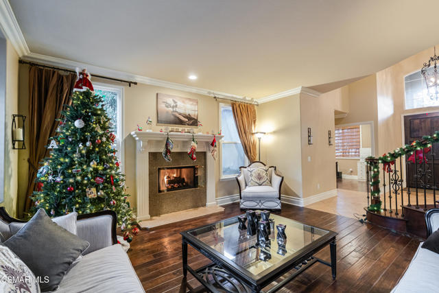 551 Rustic Hills Drive, Simi Valley CA: https://media.crmls.org/mediaz/d61a8d0e-d738-40dc-9832-6e13b2c77550.jpg