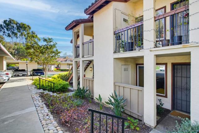 4060 Rosenda Ct, San Diego CA: https://media.crmls.org/mediaz/d61aee5d-5979-4c89-b1b0-d98d99fdb6cc.jpg