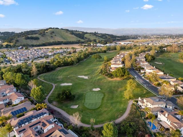 7531 Edinburgh Way, Gilroy CA: https://media.crmls.org/mediaz/d61b1ef0-8a91-4853-842e-25970c0b1df6.jpg