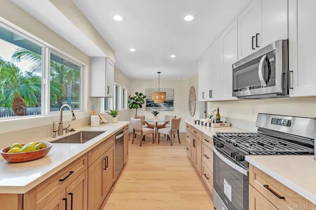 1165 Oak Drive, Vista CA: https://media.crmls.org/mediaz/d61b46c8-a94e-4170-955a-b8bf3810324e.jpg