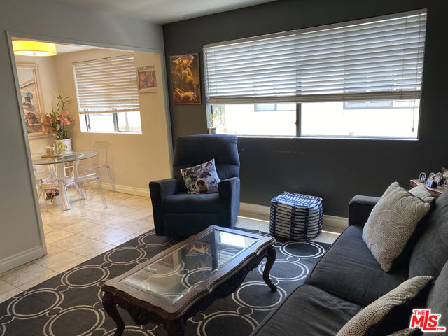 18417 Collins Street, A photo 8