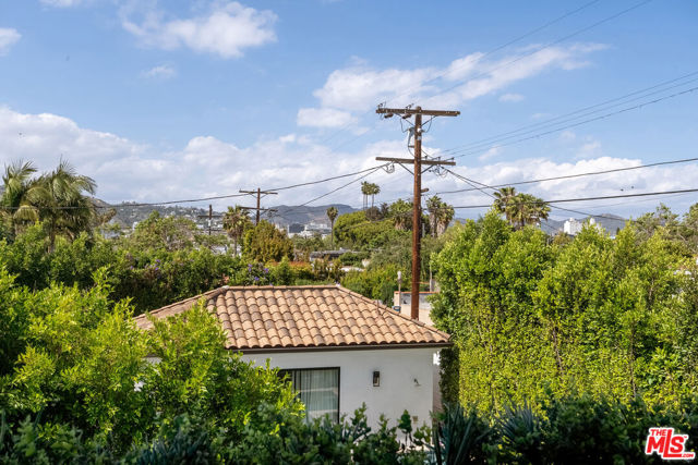 530 N Alta Vista Boulevard, Los Angeles CA: https://media.crmls.org/mediaz/d61b9e82-99ec-484a-b881-db1976bdcc2d.jpg