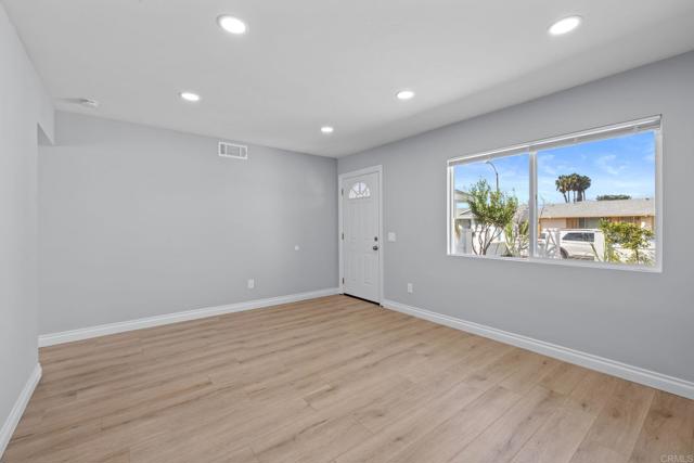 Detail Gallery Image 10 of 65 For 11153 Acaso Way, –,  CA 92126 - 4 Beds | 3 Baths