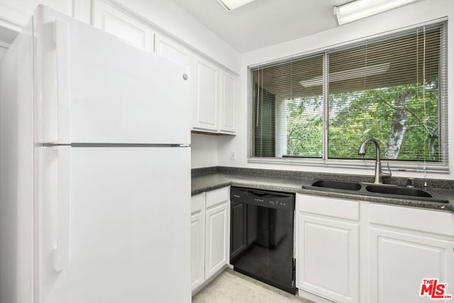 1211 Raintree Circle photo 7