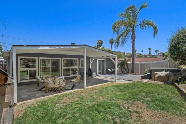 3559 Larga Circle, San Diego CA: https://media.crmls.org/mediaz/d61f0fd7-d566-450a-987a-a901ec77b986.jpg