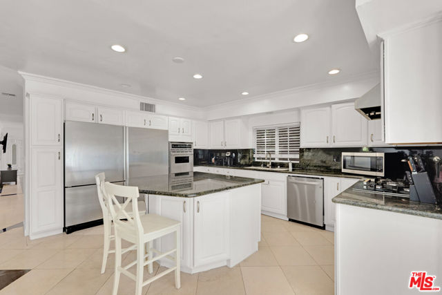 1131 S Swall Drive, Los Angeles CA: https://media.crmls.org/mediaz/d61f18b1-d335-4a3f-8eba-37cfb0b2e034.jpg