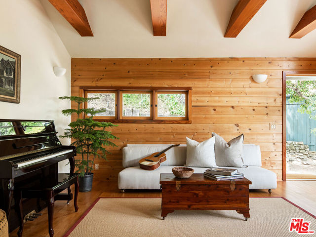 8162 Kirkwood Drive, Los Angeles CA: https://media.crmls.org/mediaz/d61f5bac-9430-4fc6-a46e-622e545f8294.jpg