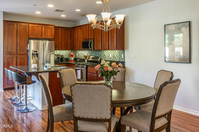 Detail Gallery Image 10 of 31 For 8228 Silver Cir, Ventura,  CA 93004 - 3 Beds | 2/1 Baths