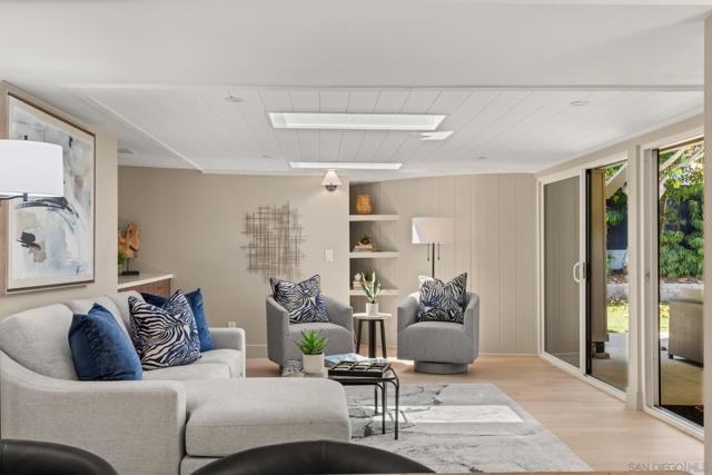 896 La Jolla Rancho Road, La Jolla CA: https://media.crmls.org/mediaz/d6205858-f156-4826-aaa4-28c28e50fadd.jpg