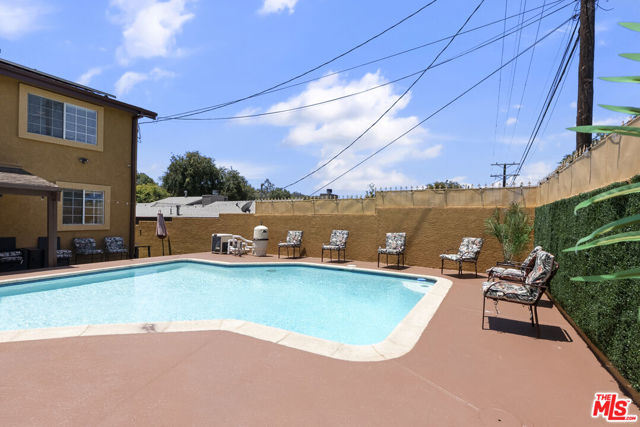 5183 Obama Boulevard, Los Angeles CA: https://media.crmls.org/mediaz/d62129fa-6753-4ed0-8136-af2c129780c8.jpg