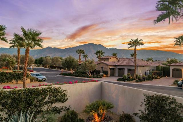 55120 Autumn Valley Court, La Quinta CA: https://media.crmls.org/mediaz/d621674a-5862-40bc-a782-313c53498e1b.jpg