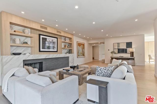 300 N Swall Drive, Beverly Hills CA: https://media.crmls.org/mediaz/d621a549-643f-41e8-a04e-7d3ae0e959db.jpg