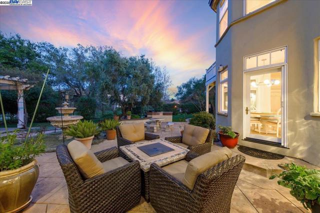 2434 Pomino Way, Pleasanton CA: https://media.crmls.org/mediaz/d6235777-f370-4c2a-b29c-3c5cd032f9ca.jpg