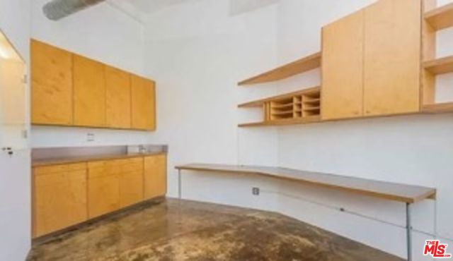 122 Mildred Avenue, Venice CA: https://media.crmls.org/mediaz/d623a198-6465-4d51-b109-d5091d04d31f.jpg