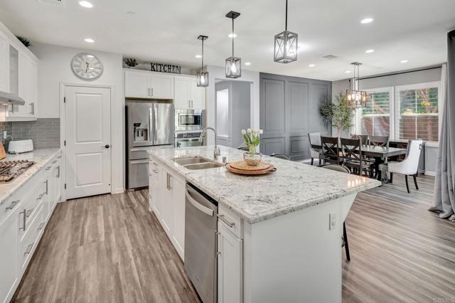 21408 Trail Ridge Drive, Escondido CA: https://media.crmls.org/mediaz/d623caa6-7283-4d34-ab90-51fc3cb13847.jpg