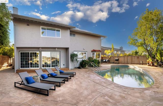 1051 Lea Drive, San Rafael CA: https://media.crmls.org/mediaz/d623d2b7-1f26-4571-a7d6-c4cf1691176a.jpg