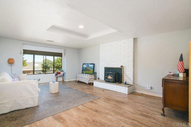 1736 Bellington Lane, Fallbrook CA: https://media.crmls.org/mediaz/d623ff5c-7a40-4dfa-b889-adc493d74f80.jpg
