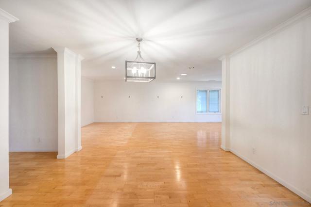 Image 41 of 52 For 17784 Via Graacia