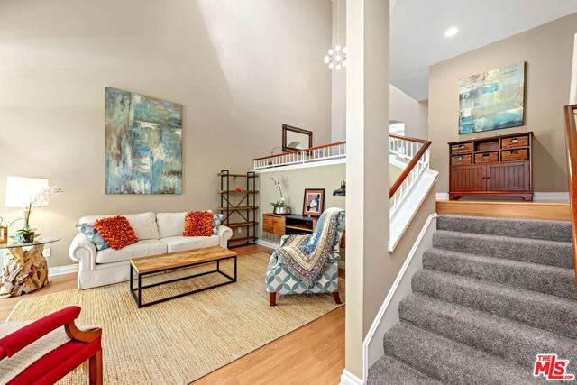 1018 Gilbert Lane photo 2