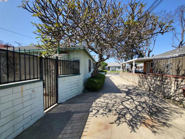 1812 Queensdale, Compton, California 90221, 4 Bedrooms Bedrooms, ,2 BathroomsBathrooms,Single Family Residence,For Sale,Queensdale,41059256