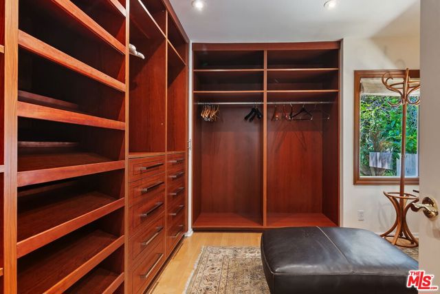 1166 LAS PULGAS Place, Pacific Palisades CA: https://media.crmls.org/mediaz/d624ff43-6e49-4724-9d77-cb7b5f100098.jpg