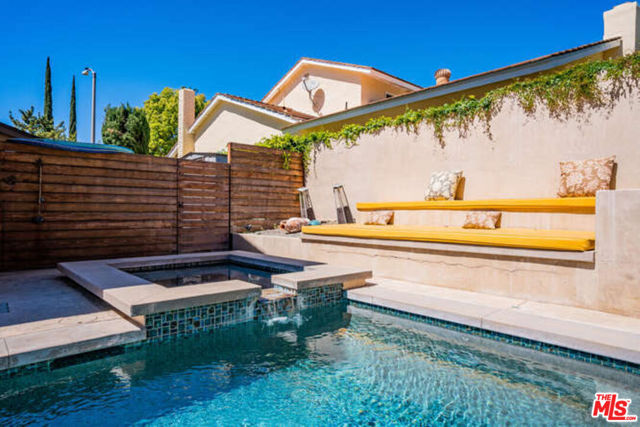 5402 CEDARHAVEN Drive, Agoura Hills CA: https://media.crmls.org/mediaz/d6252e91-e729-46f0-aa09-927357618e51.jpg
