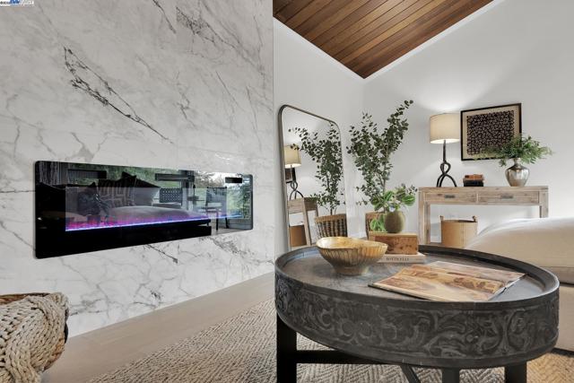 90 Upper Briar Road, Kentfield CA: https://media.crmls.org/mediaz/d6256113-fa52-40db-a85c-77fdb1a67bdd.jpg