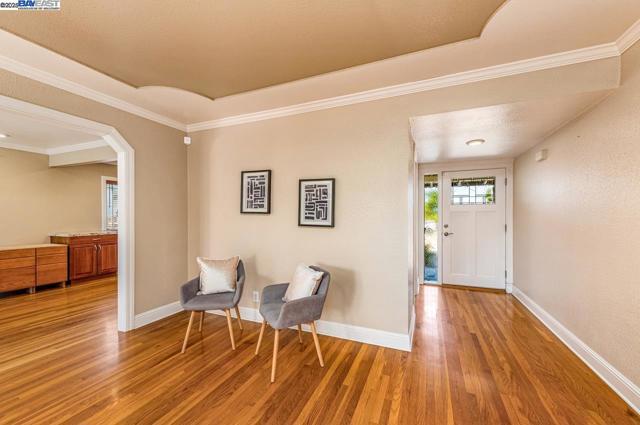1429 Columbus Ave, Livermore CA: https://media.crmls.org/mediaz/d62585ba-f118-442c-937c-449d5185b40e.jpg