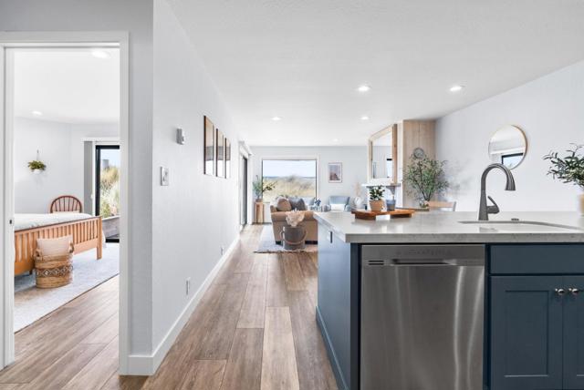101 Shell Drive, Watsonville CA: https://media.crmls.org/mediaz/d62663cb-c0ee-4e3a-b5f4-a92321dc9dd9.jpg