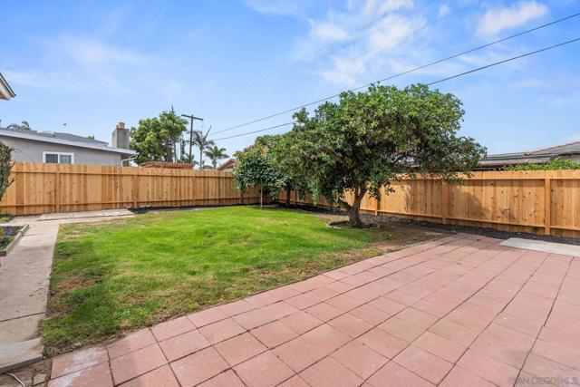 614 Fifth Ave, Chula Vista CA: https://media.crmls.org/mediaz/d626d95a-614d-43c0-9513-f4f47688b283.jpg