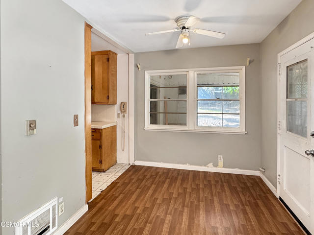 22950 Humming Bird Way, Calabasas CA: https://media.crmls.org/mediaz/d6274dee-f461-4dcc-8f1b-0aa90732ab6b.jpg