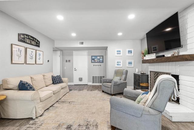 Detail Gallery Image 9 of 38 For 1754 Hill Top Ln, Encinitas,  CA 92024 - 4 Beds | 2/1 Baths